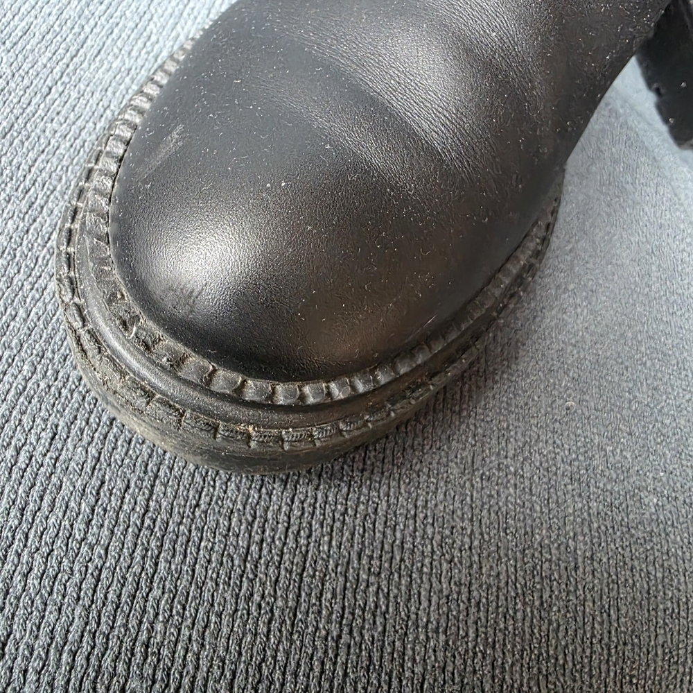 AGL- Black Chelsea boots size 40 (US 9.5) - Picture 8 of 8